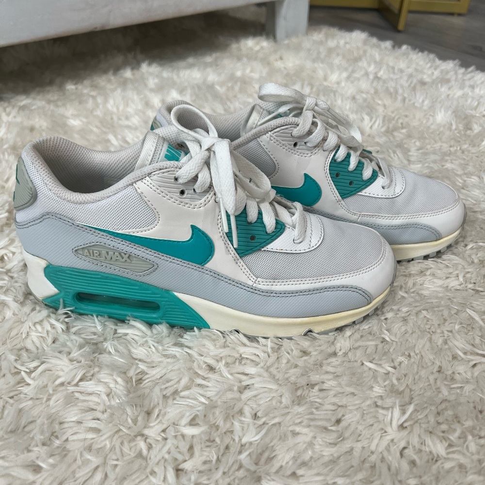 Nike Airmax Teal and white